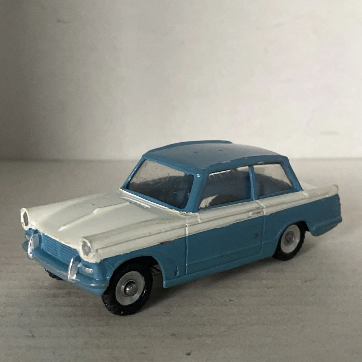 Dinky Toys GB 189 Triumph Herald Blanc Et Bleu - Proche Neuf Avec Boîte
