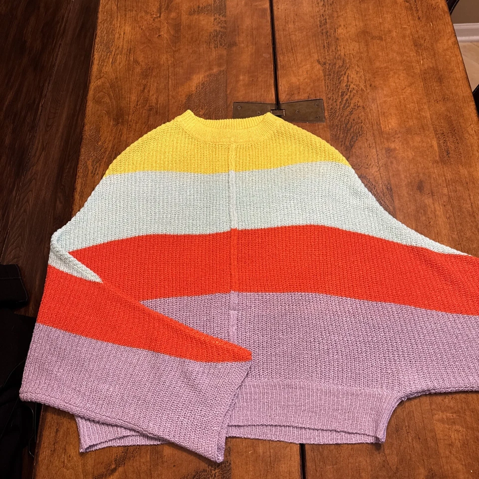 Jodifl Multi-Color Rainbow Striped Sweater Womens size medium EUC Bat Sleeves Foto 3 de 4