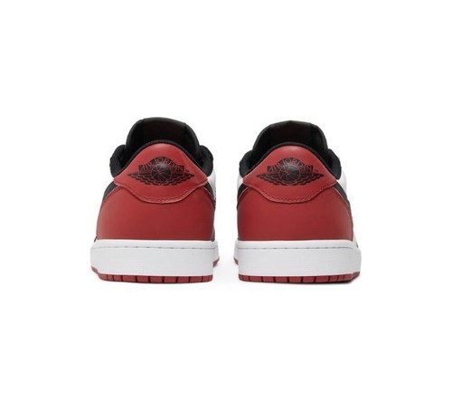 Brandneu Nike Air Jordan 1 Retro niedrige OG ""Schwarze Zehenpartie"" - Größe 9,5 - CZ0790-106 - Bild 4 von 5