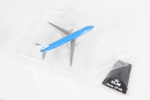 Dragon Wings 1:400 Scale KLM Boeing 777-200 "PH-BQJ" (03) - Picture 3 of 7