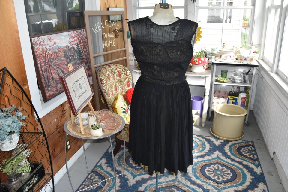 Vintage 1940s Black Chiffon Cocktail Dress Green Satin Underlay Size 6 Small-Med - Image 3 of 4