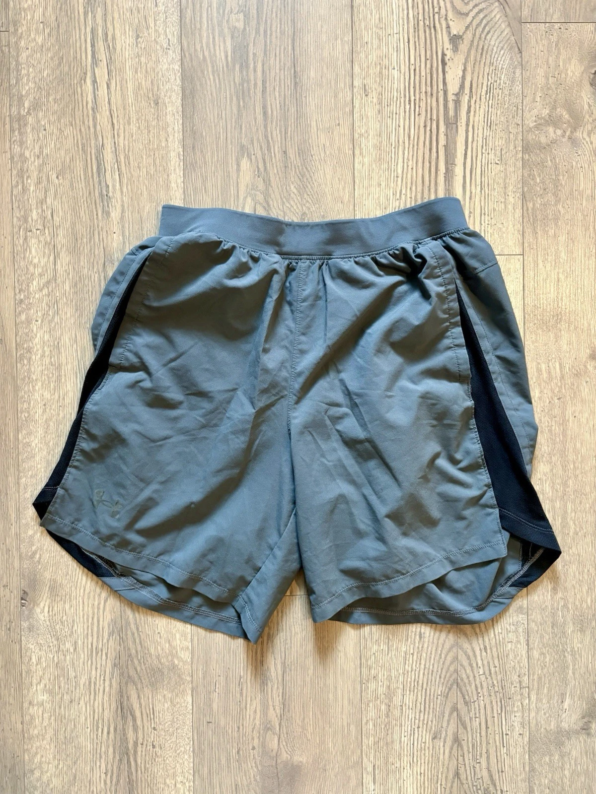 Mens Under Armour Size M Gray Lined Fitted Running/Athletic Shorts 7” Inseam