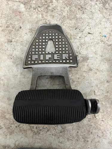 76 Piper Cherokee PA-28 140 toe brake rudder pedal 63418 pilot side