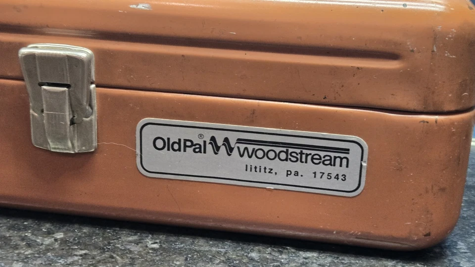 Old Pal Woodstream Metal Herramienta Aparejos de Pesca Caja 13x6x4 Marrón Limpio De Colección LEER Foto 3 de 4