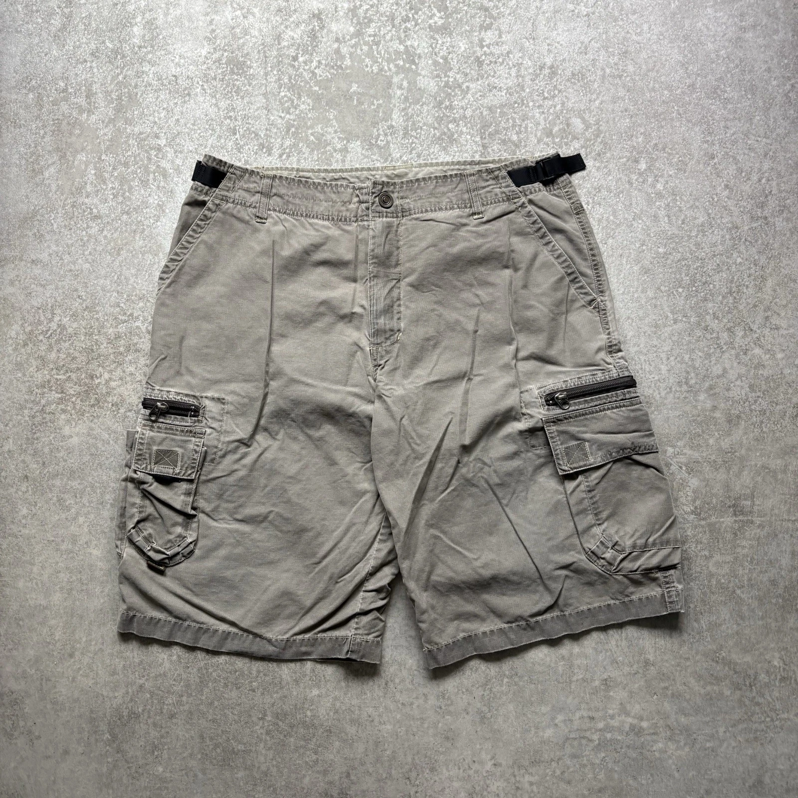 Brown Kuhldry Buckled Kuhl Hiking Utility Cargo Shorts Size L
Opens in a new window or tab