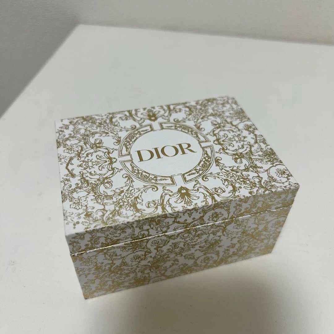Cadeau Vacances Dior 2023 Boîte à Bijoux Cadeau Original pour VIP Japon