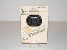 NEW Eagle Outlet Flasher C471 Winker Twinkle Blinking Plug Adpater 100W-125V NOS