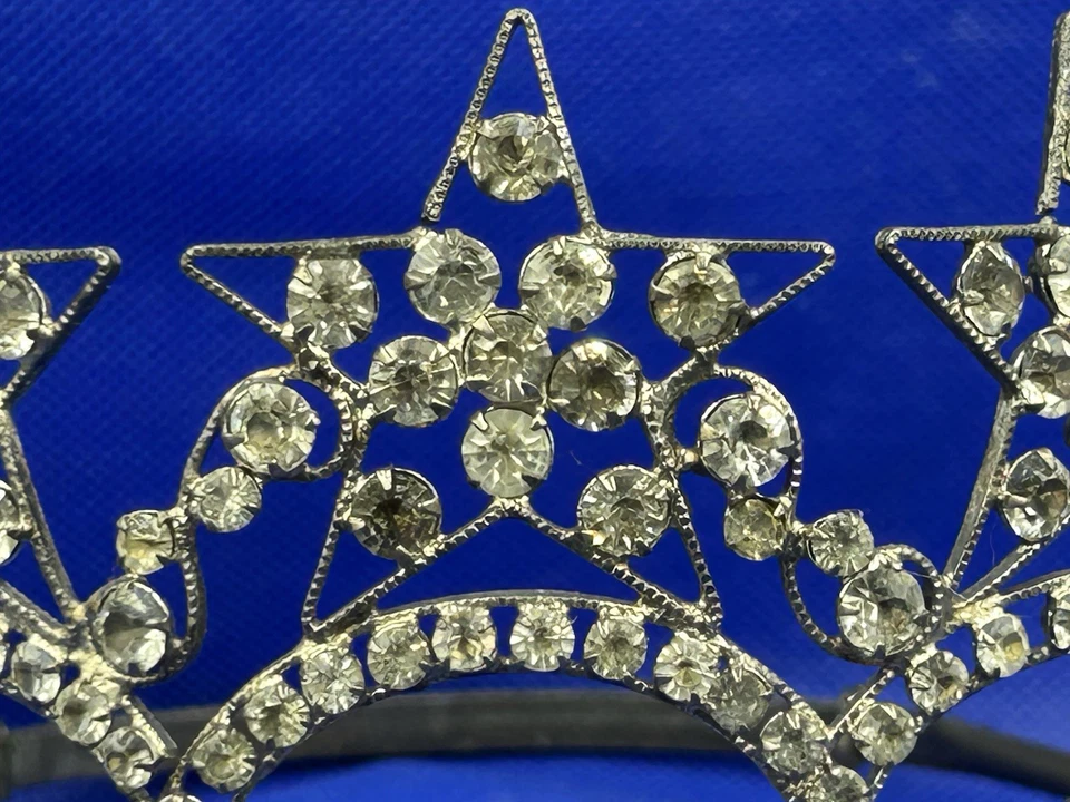 ANTIGUA CORONA TIARA INCRUSTADA DIAMANTES DE IMITACIÓN DE 1920 CON BANDA AJUSTABLE DISEÑO ESTRELLA Foto 3 de 4