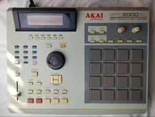 Akai MPC2000XL Sampling Pro Music Equipment  Drum Machine