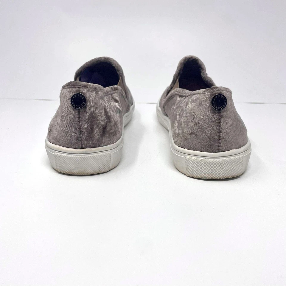 Tênis slip on Steve Madden cinza veludo  - Imagem 4 de 4