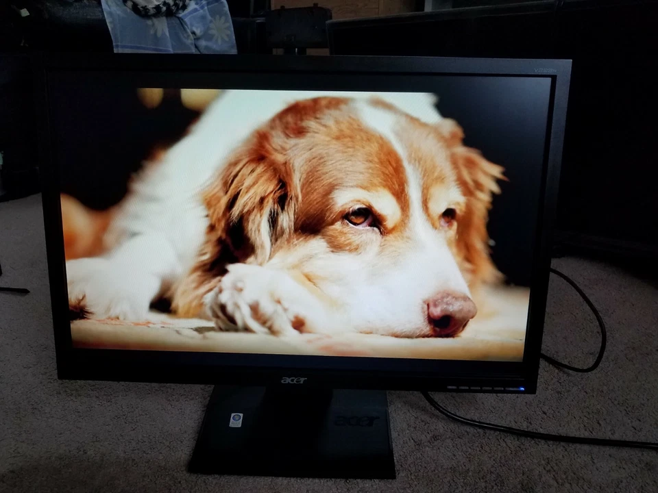 acer V223W 22” LCD Widescreen Monitor Mint Condition USED. - Image 2 of 4