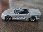 2000 MATCHBOX '00 CHEVY CORVETTE CONVERTIBLE SILVER 1:60 DIECAST 3" CAR W YELLOW