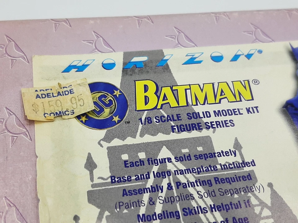 DC BATMAN 37301 HORIZON 1/8 SCALE SOLID MODEL KIT FIGURE SERIES 90s Boxed New - Image 4 of 4