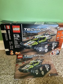 LEGO TECHNIC: RC Tracked Racer (42065)