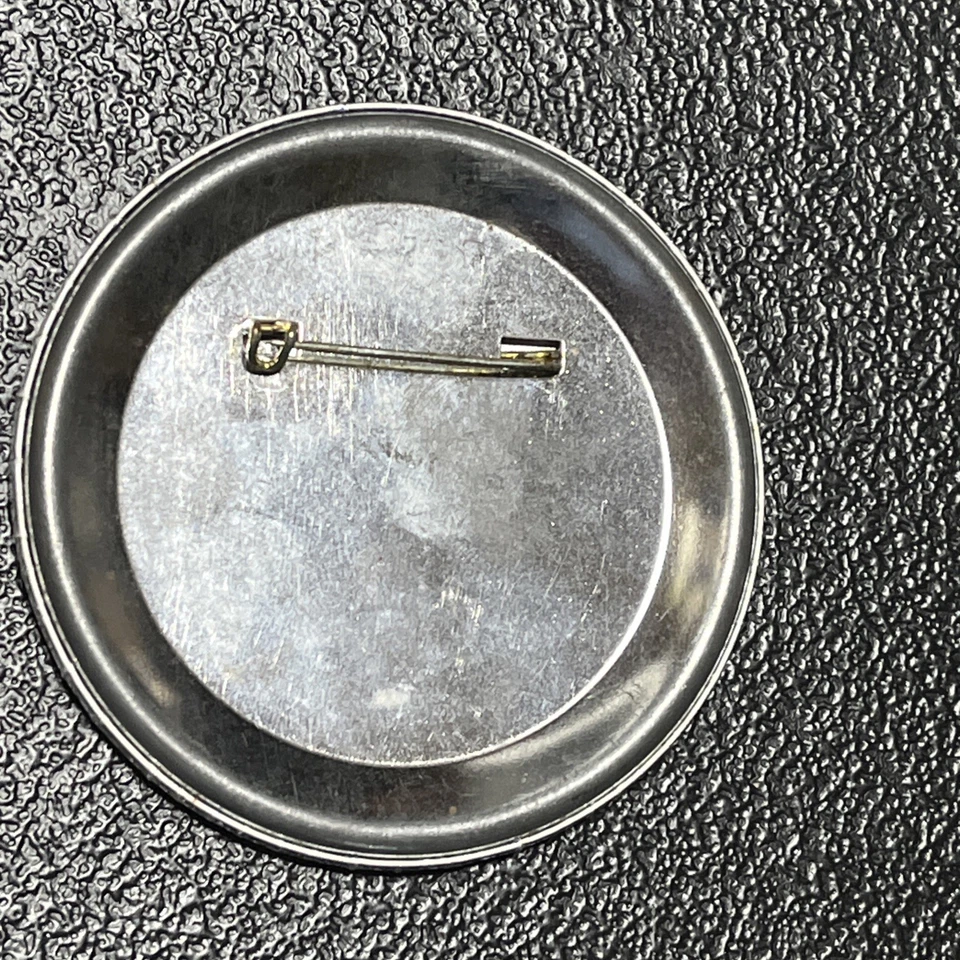 Roberto Clemente Pittsburgh Pirates In Memory Pin Button G D - Image 2 of 2