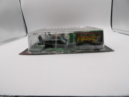 Vintage Mideval Witchblde Action Figure Green Sculpted by Clayburn Moore - Picture 4 of 6