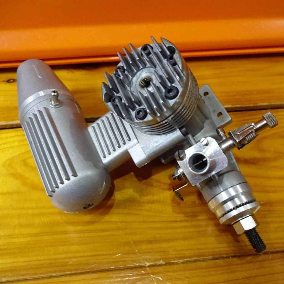 ENYA 40CX 6.49cc 2-stroke glow engine with muffler for R/C airplane Excellent - Image 2 of 4