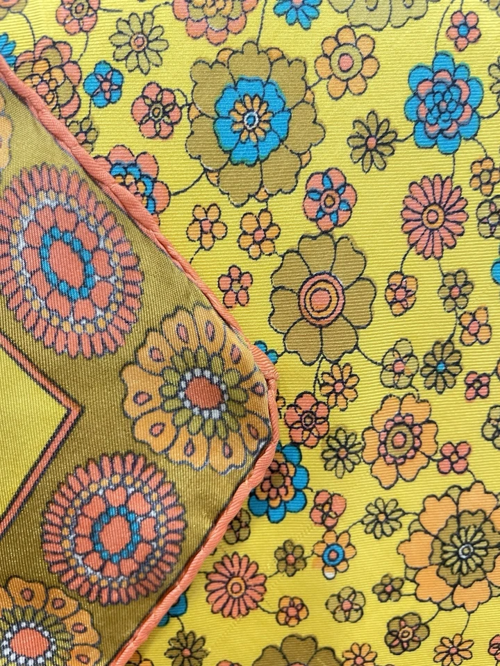 Bufanda de seda geométrica floral amarilla vintage H71# patrón boho envoltura cuadrada Foto 2 de 3