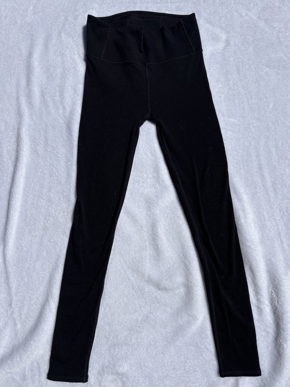 Black Lululemon Leggings Have Mesh Bottoms Size 8 Womens