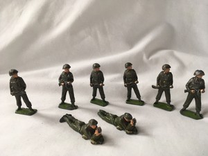 vintage britains toy soldiers