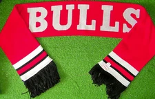 VINTAGE CHICAGO BULLS SCARF BANNER 66 X 7" RED WHITE MITCHELL & NESS LARGE