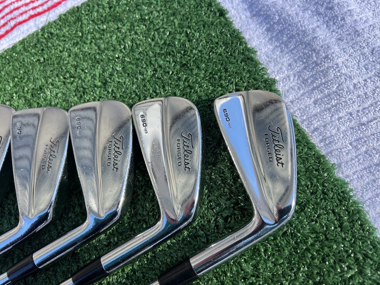 Titleist 690 MB Iron Set 3&ndash;PW | DG S300 Stiff | MCC Align 