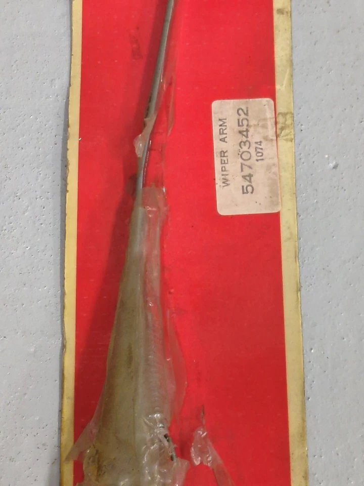 Old Stock Vintage LUCAS WIPER ARM 54705779 (A) - image 3 of 4