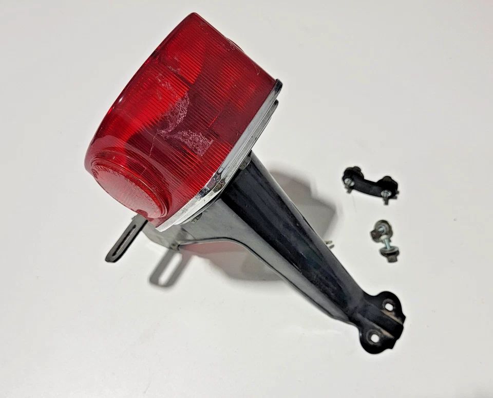 Conjunto de soporte de luz trasera Kawasaki KZ400 KZ400 1974-1978 Foto 3 de 4