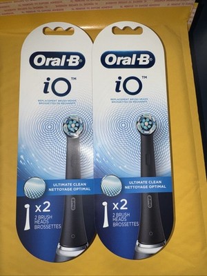 Oral-B iO Ultimate Clean Replacement Brush Head - Black (4 Pack)