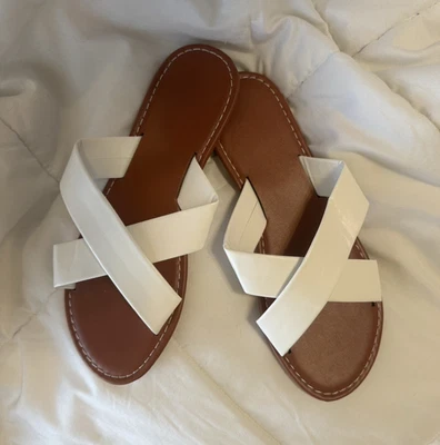 Women’s White Faux Leather Crisscross Strappy Slide Sandals Slip On size 8 - Image 1 of 2