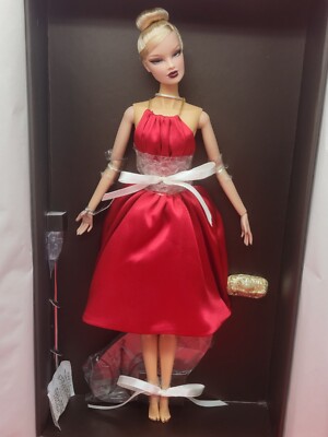 2007 Integrity Toys PHOTO REALISM Veronique Perrin Doll #91157 NRFB
