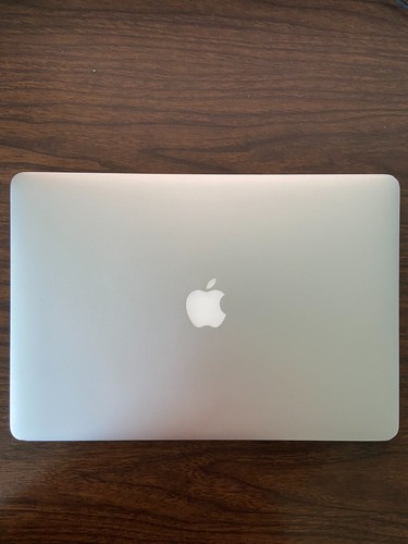 Apple MacBook Pro A1398 15.4" Retina Laptop  - Afbeelding 2 van 5