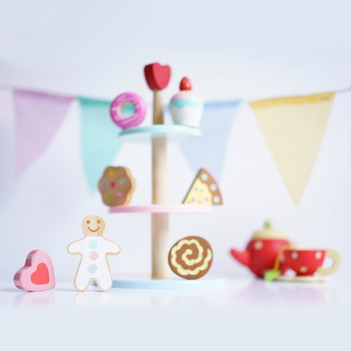 Le Toy Van Wooden Three Tier Cake Stand Creative Role Play Toddler Games - Picture 5 of 7