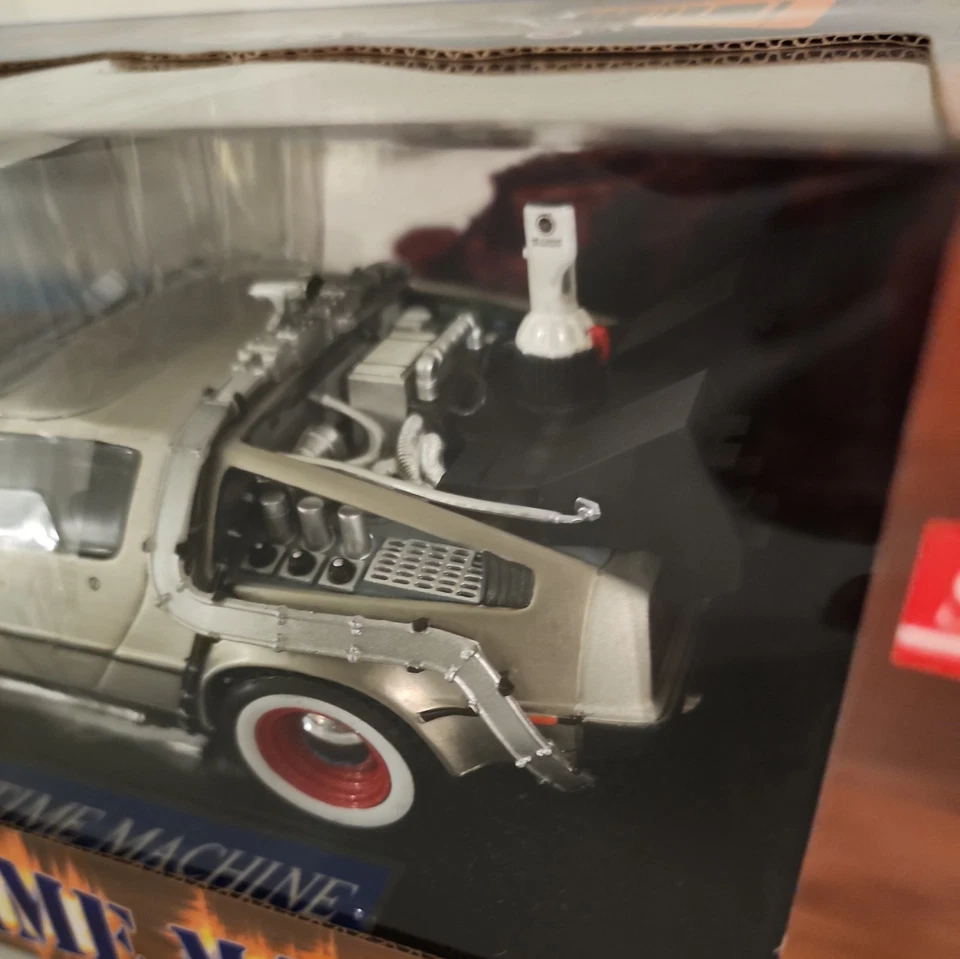 Sunstar 2712 1:18 Scale Back to the Future Delorean Time Machine Part 3 Western - Image 2 of 4