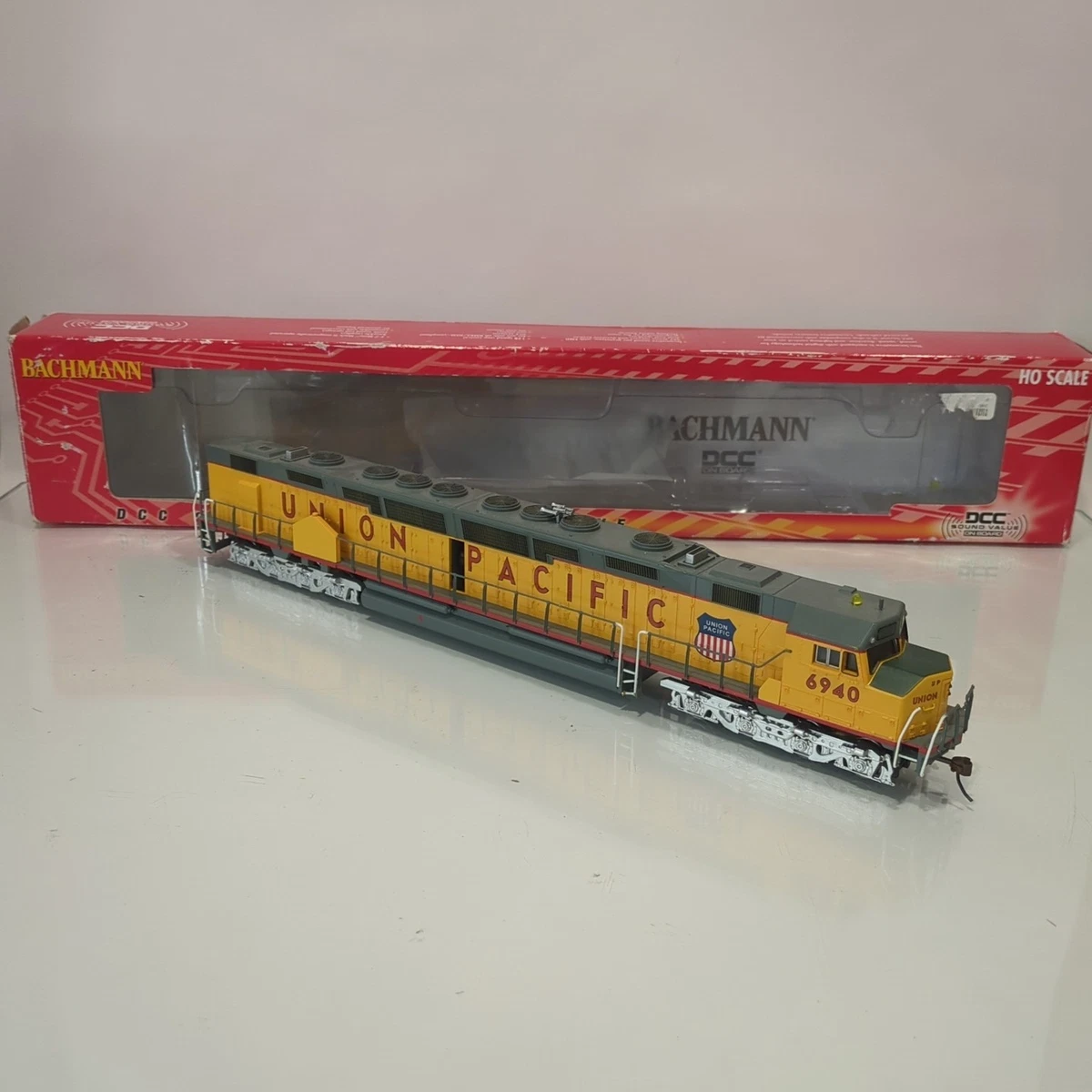 Bachmann HO Union Pacific Railroad Diesel Locomotive Model
