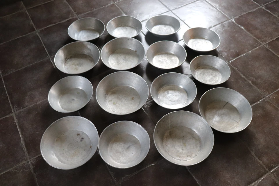 Ancien saladier en alu , récipient de marché pour pesage gros lot - Photo 3/4