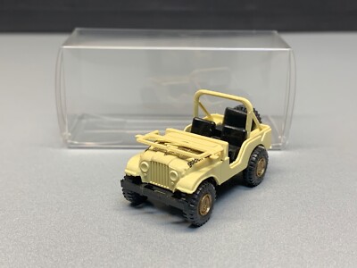 Jeep SUV golden eagle Geländewagen mit umklappbarer Scheibe hell Roco H0 1:87