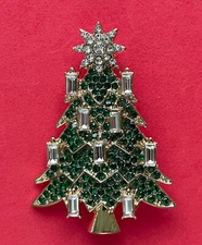 VINTAGE CHRISTMAS TREE PIN BROOCH GREEN RHINESTONES CANDLE GOLD HARD TO FIND 80s