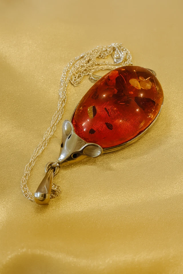 Amber Mouse Pendant – Museum Treasure + 925 Silver Chain  Fall Healing Talisman - Image 4 of 4