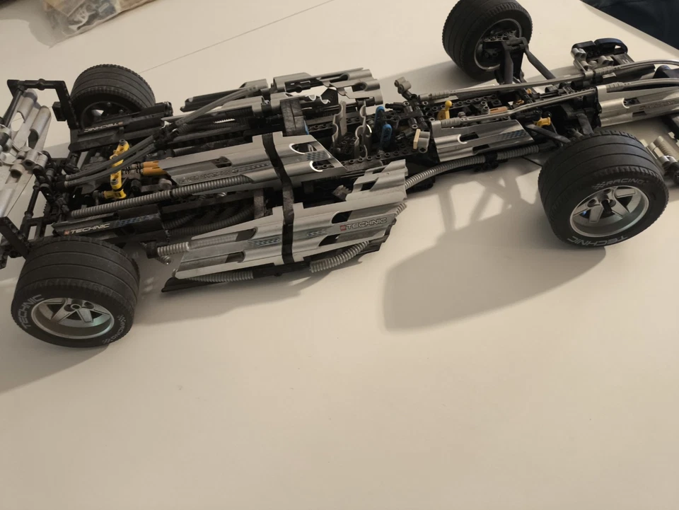 LEGO Technic 8458 Silver Champion, photo 2 sur 5