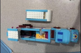 Lego Friends: 41125 - Horse Vet Trailer complete with minifigs &manuals