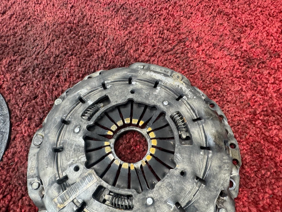 BMW F10 F32 F33 E90 E92 E93 E82 6 velocidades manual doble masa volante embrague OEM 99K Foto 4 de 4