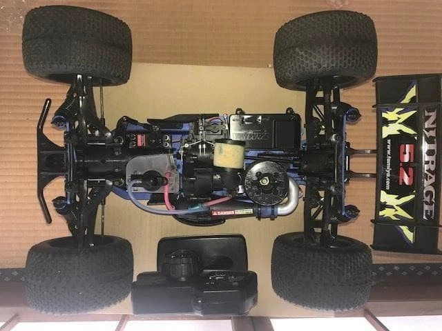 Camion radiocomandato Tamiya 1/8 NightRage 5.2 usato servo ad alta coppia... - Immagine 2 di 4