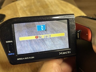 Sanyo Xacti VPC-HD700 7.1 MP 720p Camcorder Red Tested Works NO