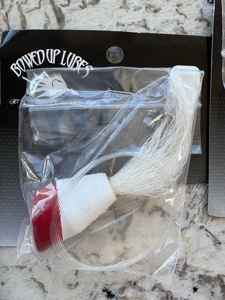 Bowed Up Lures Brand Saltwater Fly Lures Lot of 3 with Leaders and Hooks. New - Image 3 of 4