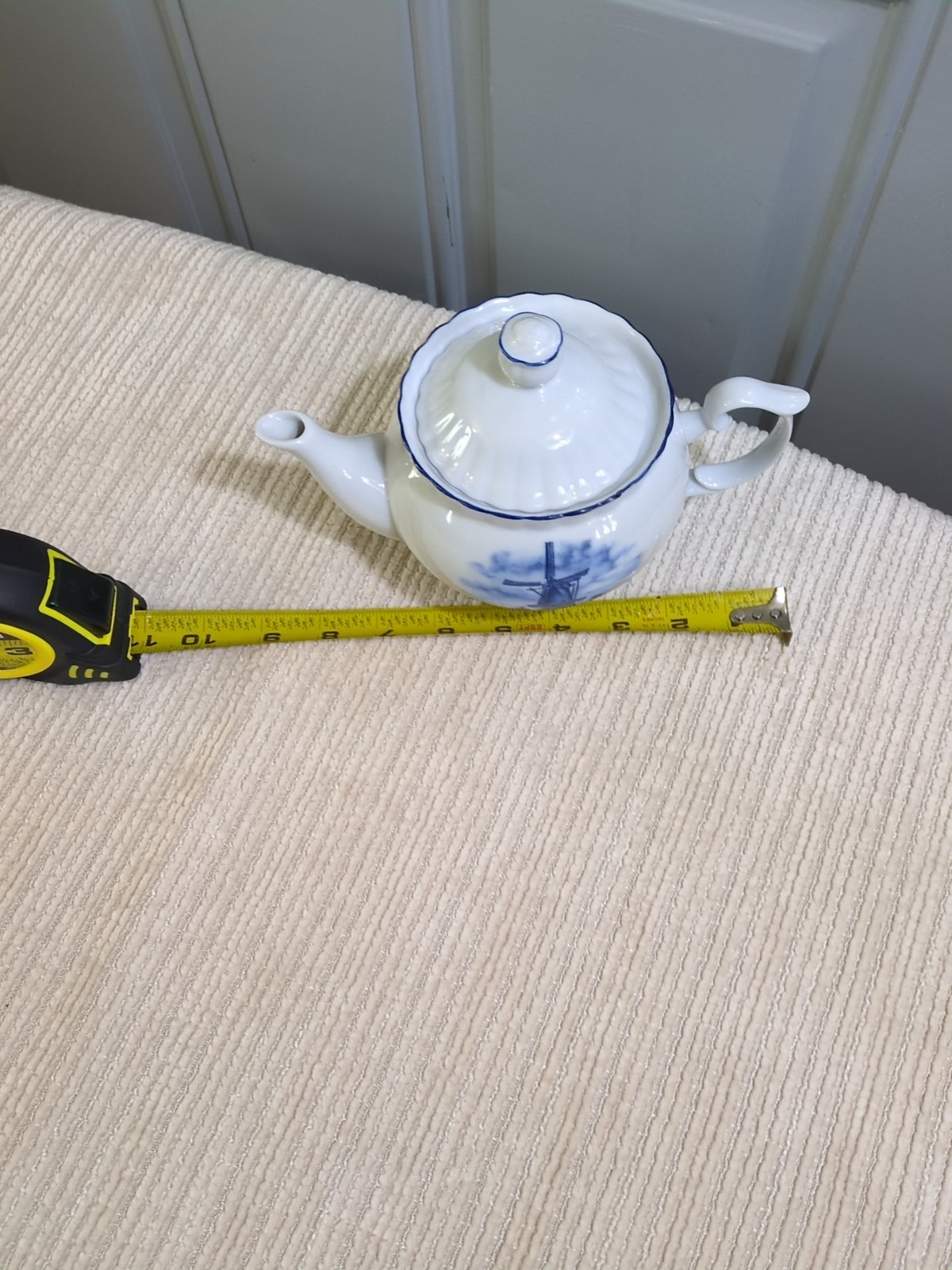 Delft Blauw Blue Windmill Holland Handdecorated Tea Pot Rose Decoration 