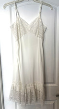 Vintage Romantic Bridal Lace Bodice  Ruffled Hem Slip Dress Off-White S/M
