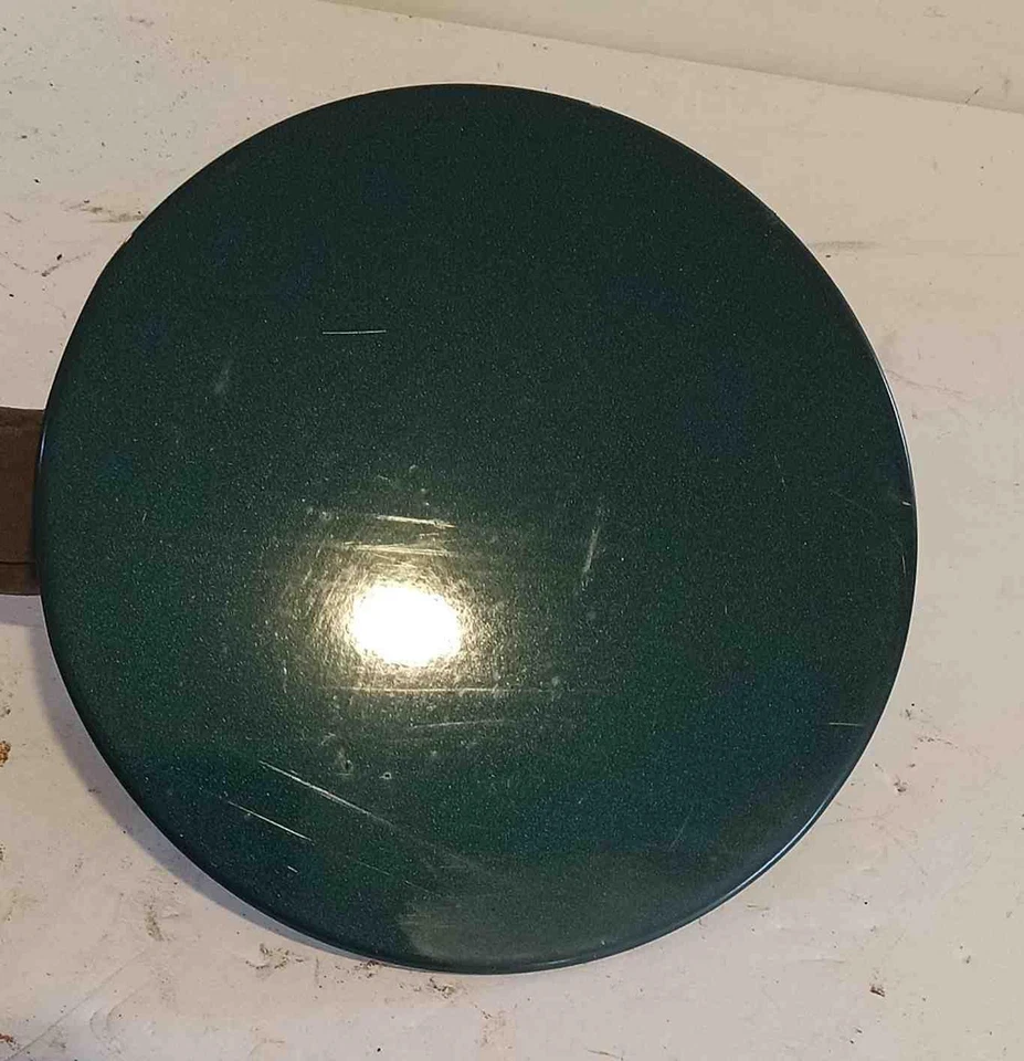 Camión GMC K2500 2000 puerta del tanque de combustible con tapa verde (43U) usado OEM Foto 4 de 4