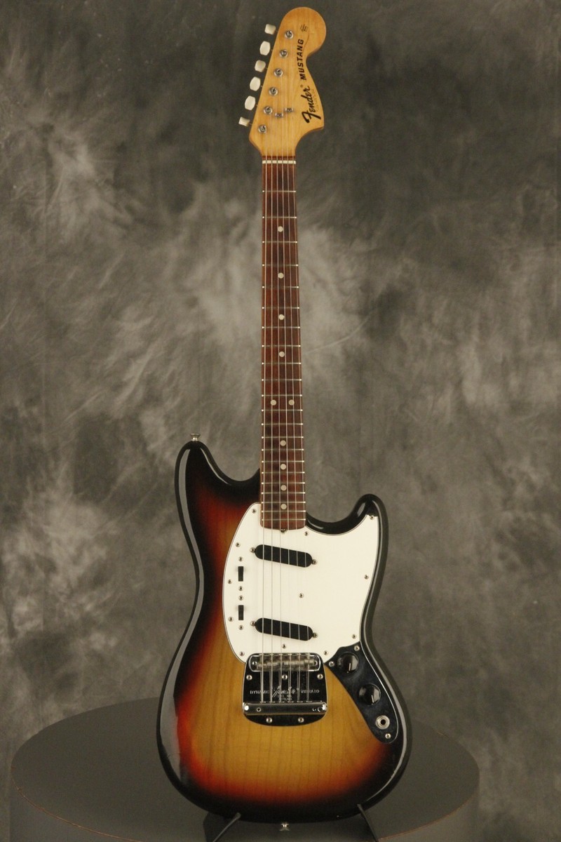 ギター　fender MUSTANG Fender Mustang Sunburst 1975 – Chicago Music Exchange