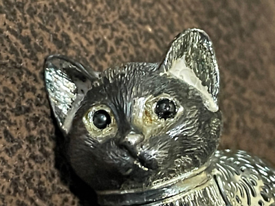 Christofle クリストフル　置物　眠り猫　フギュリン　美品　シルバー色 CHRISTOFLE FRANCE LUMIERE Collection Playing Kitten Cat Silver